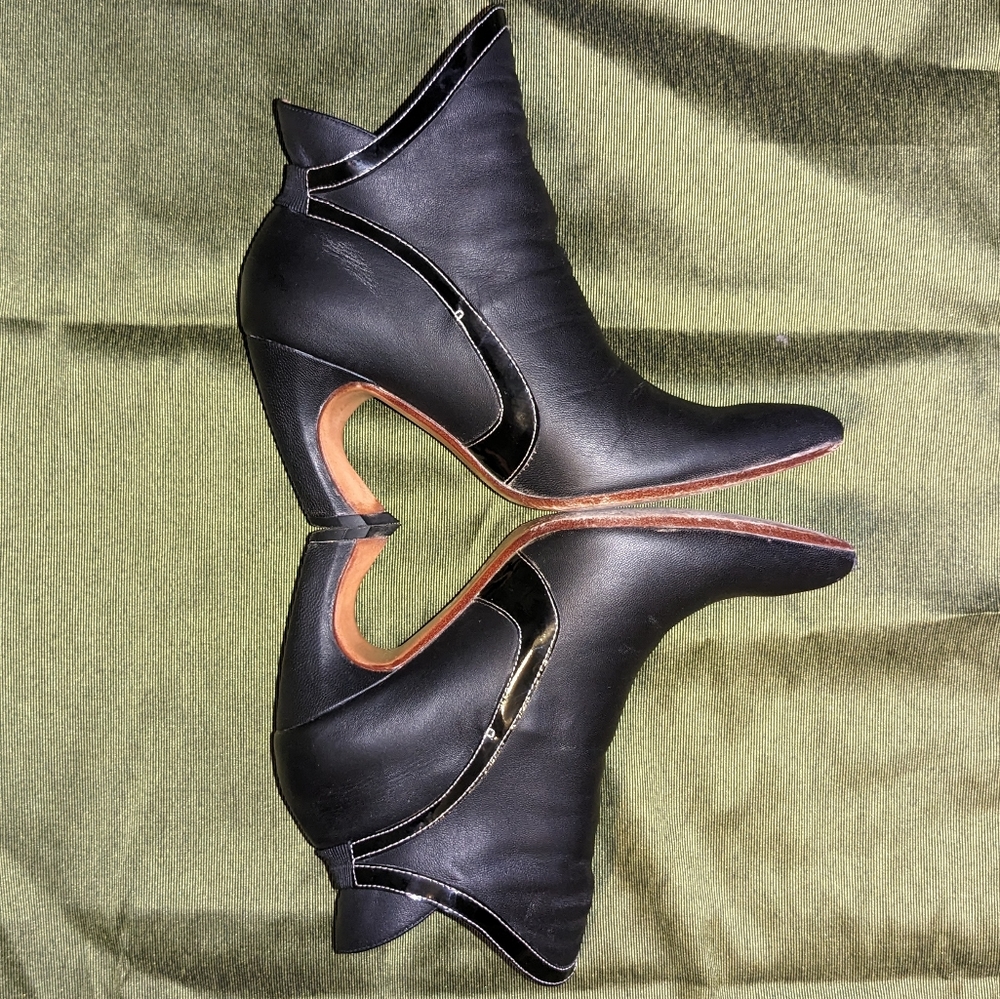 Fluevog Twist Gogo Ankle Boots Sz 7 1/2